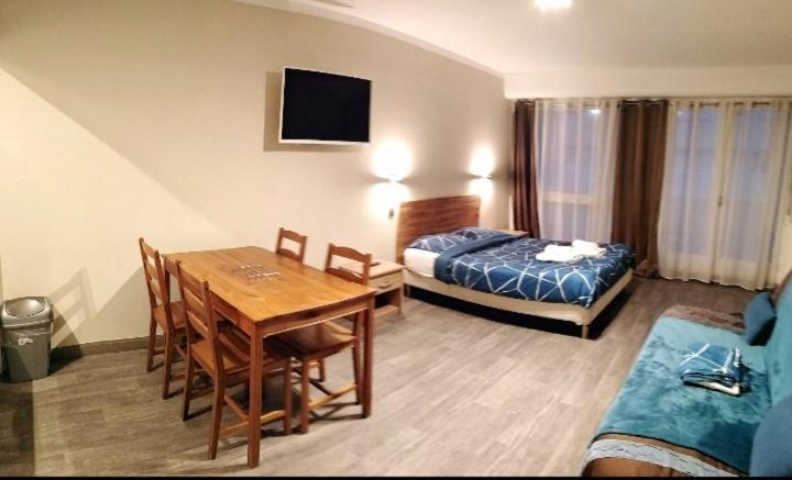 Appartements Boulevard Des Pyrenees Pau Exterior foto